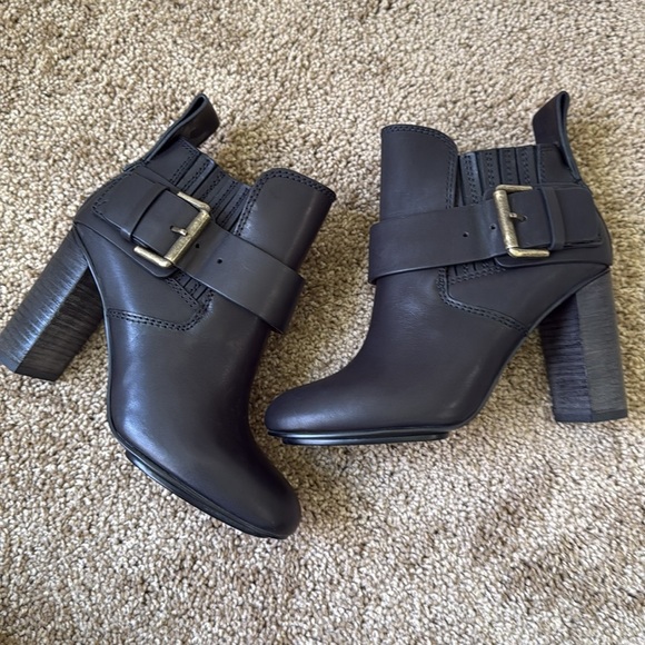 See by Chloe Buckle Black Leather SB Heeled Bootie - Picture 4 of 10